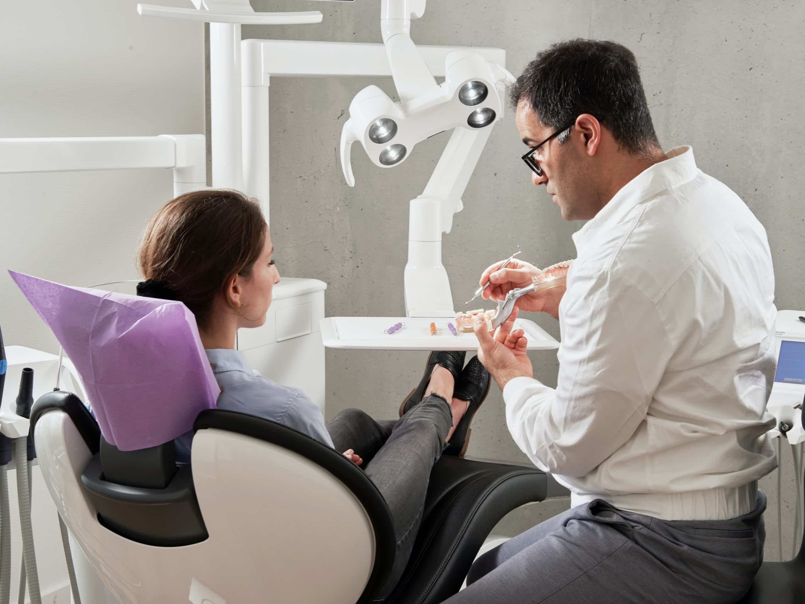 how to choose the right prosthodontist